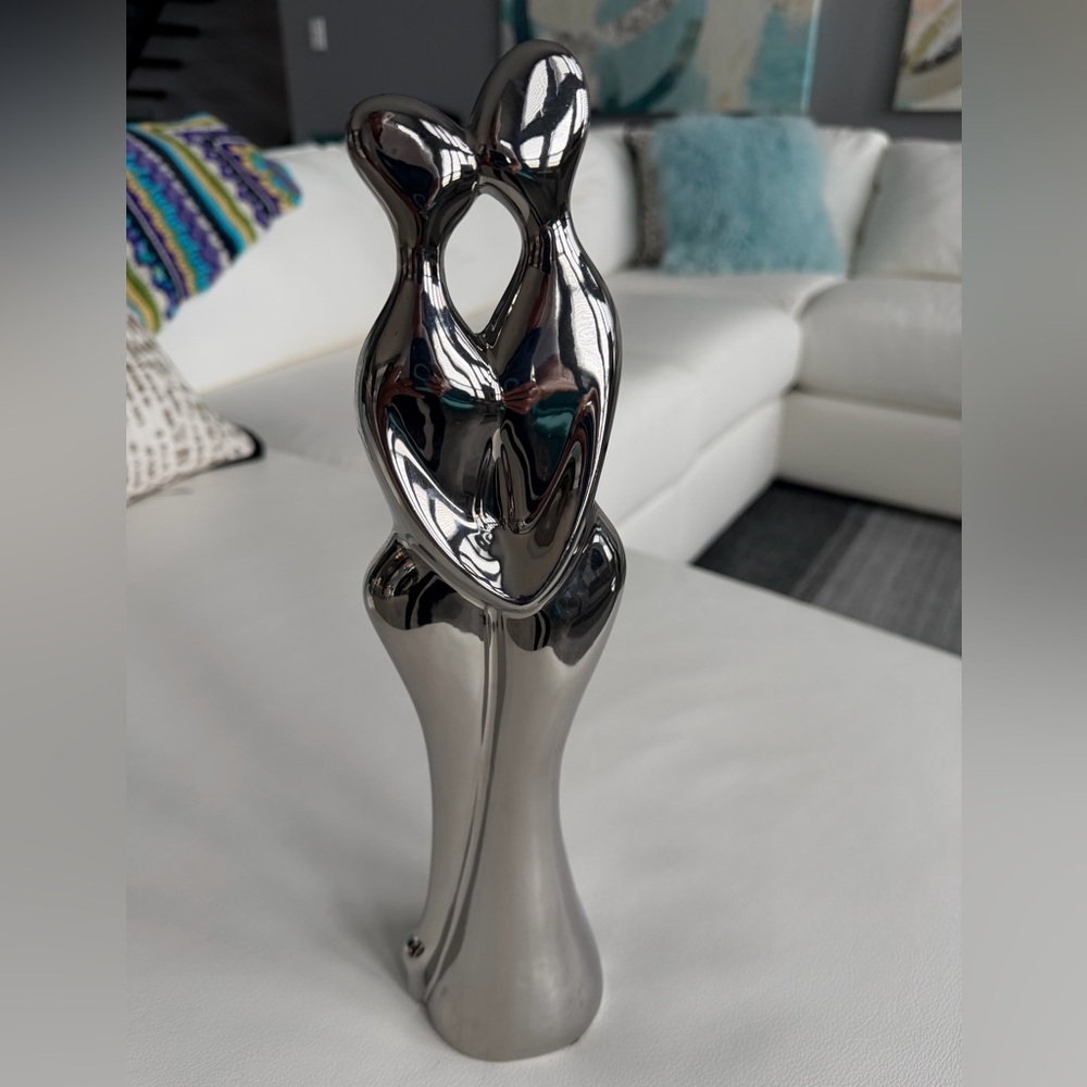 Silver Abstract Sculpture Man & Woman Kissing. Silver coated ceramic. No marks.